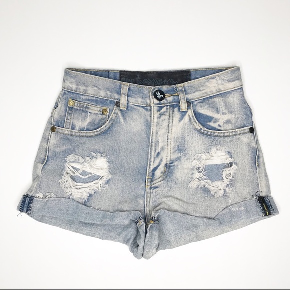 One Teaspoon Pants - One Teaspoon High Rise Distressed Bandit Shorts 24